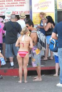 Hayden Panettiere Bikini Candids-v7mji3tgof.jpg