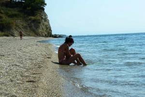 (Amateur) - My Wifes Summer In Greece-27mjxb3bqz.jpg
