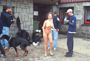 Nikki-and-Petra-Nude-in-Public-17mlbmbaaq.jpg