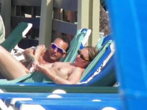 Voyeur Spying Topless Wife Beach [x59]-l7ml2etni4.jpg
