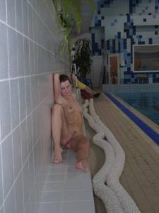 Amateur Wife Naked In Swimming Pool17ml7gpoks.jpg