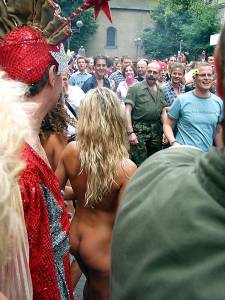 Lenka and Sarka - Nude in Public-o7mlrwayht.jpg