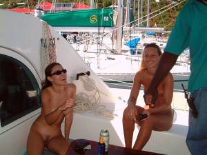 Andrea N and Zuzana M - Nude in Public-37mlrlkb0n.jpg