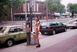 Andrea-and-Kristyna-Nude-in-Public-p7mls8pi03.jpg