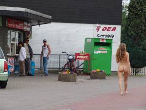 Dagmar K- Naked in Public-37mlt8eoo1.jpg