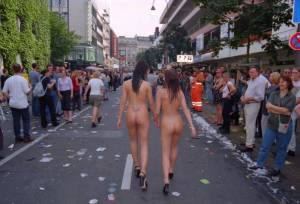 Andrea and Kristyna - Nude in Publicq7mlsqefub.jpg