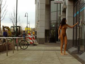 Helena F - Nude In Public27mmp3c6tl.jpg