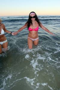 Britney Spears Drunk Swim In Malibu-w7mnih6zub.jpg