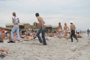KaZantip-Beach-Memories-Two-Young-Nudist-Girls-a7mnuxad03.jpg