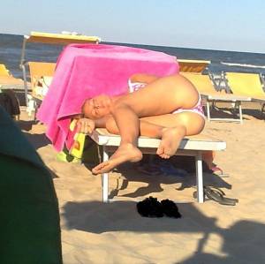Beach-Candid-Bikini-Italy-dato-che-ce-ne-son-troppi-in-giro%21%21-i7mo0xho75.jpg