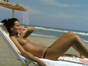 Beach-Candid-Bikini-Italy-dato-che-ce-ne-son-troppi-in-giro%21%21-o7mo1dp4fw.jpg