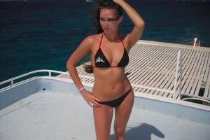 Sexy Bikini Girl On Vacation [x69]-57mqd8337t.jpg