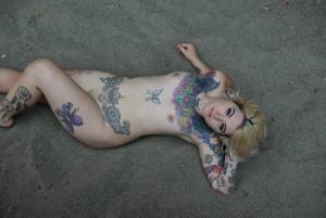 Tattooed Curvy Amateur Model Outdoor Nude Photo Shooting -f7mq7shyjf.jpg
