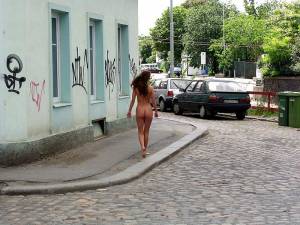 Nude in Public - Sarka-i7mqpwg75c.jpg