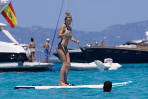 Doutzen Kroes - Bikini candids in Formentera, Spain 7_25_16-q7mr5ktqqi.jpg