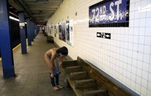 Viola - Nude in NYC Subway-w7mr98pmdl.jpg