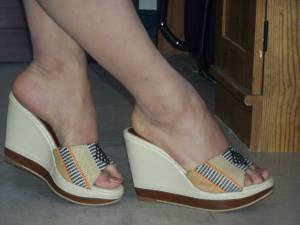 Amateur-Girl-feet-and-shoes-x48-h7mr68t7v0.jpg