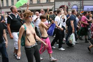 Naked Protest Nude Running Public Nudes Worldwidey7mro58404.jpg
