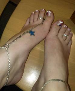 Girlfriends small feet - footjob x60-57msb8rxck.jpg