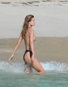 Spying Supermodel Edita Vilkeviciute Flashing Her Pussy And Tits + Photoshoots37mshi6lr7.jpg