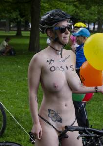 Nude Girls In The City World Naked Bike Ride 2020 m7msnegrg6.jpg