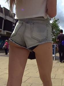Teen-in-shorts-showing-butt-cheeks-x49-77msl9dudb.jpg