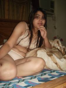 Beautiful Pakistani middle-aged woman nude photos leaked [x196]-c7mti9jqb0.jpg