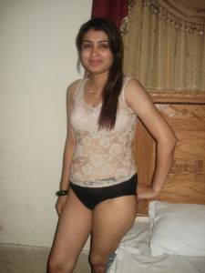 Beautiful-Pakistani-middle-aged-woman-nude-photos-leaked-%5Bx196%5D-h7mti8whl1.jpg