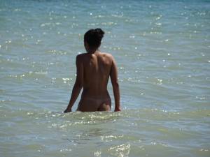 2020.01.05 Sexy Romanian Girls Topless At The Local Beach [50Pics]n7mtgj8zcs.jpg