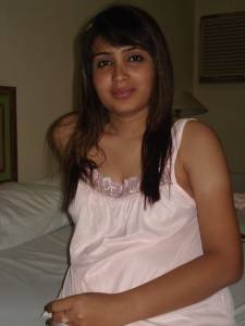 Beautiful-Pakistani-middle-aged-woman-nude-photos-leaked-%5Bx196%5D-z7mti65efp.jpg