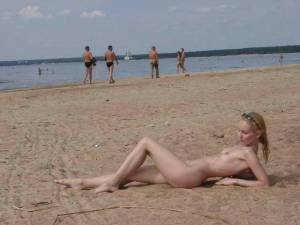 Photos-from-worldwide-nude-beaches-h7mt74orh7.jpg