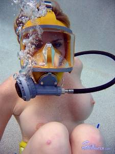 Sandy Knight underwater (x159)-67mt9uclfv.jpg
