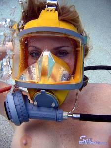 Sandy Knight underwater (x159)-a7mt9ueipj.jpg