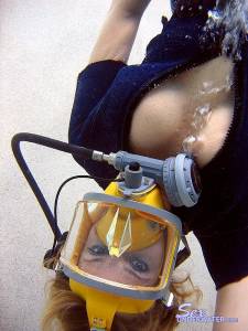 Sandy Knight underwater (x159)-x7mt9x52p2.jpg