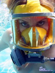 Sandy Knight underwater (x159)-77mt9v7k3y.jpg