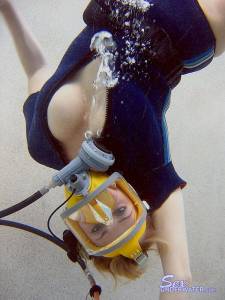 Sandy Knight underwater (x159)-07mt9x4dvk.jpg