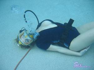Sandy Knight underwater (x159)-17mt9wv7i7.jpg
