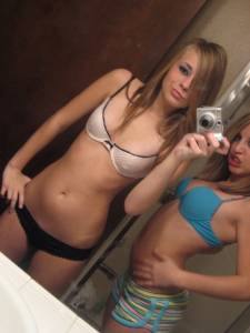 2020.11.26-Two-Awesome-Selfie-Teen-Girls-NN-Covered-Nudes-Reloaded-77mtjn03i5.jpg
