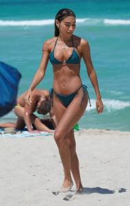 Chantel Jeffries â€“ Gorgeous Boobs in a Small Bikini at the Beach in Miami-i7mufw5xqj.jpg