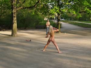 Nude-in-Public-EviC-m7mxh6a6s5.jpg