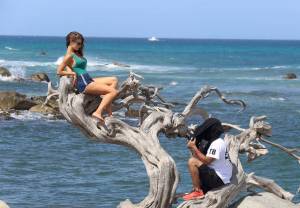 Amanda Cerny â€“ Swimsuit Photoshoot Candids in Aruba-d7mx9na736.jpg
