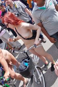 2020.11.27 Naked Bike Ride Worldwide Public Nude In The City-57ndw7hs70.jpg