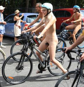 2020.11.27 Naked Bike Ride Worldwide Public Nude In The City-p7ndw7ntjt.jpg