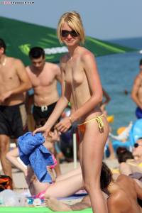 Naked Beach Girls 15-e7nehd07o6.jpg