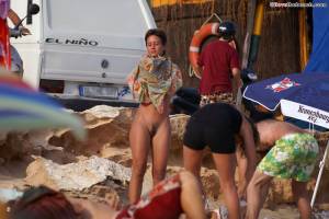 Naked Beach Girls 15-07negv7ebr.jpg
