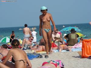 Naked Beach Girls 14-a7negaetr0.jpg