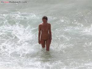 Naked-Beach-Girls-1-l7neb47tle.jpg