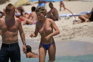 Naked Beach Girls 15-i7negt03ur.jpg