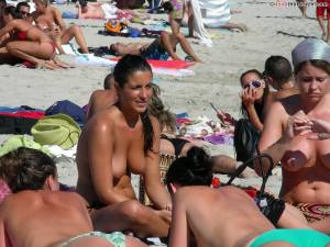 Naked Beach Girls 14-67nefxkng0.jpg