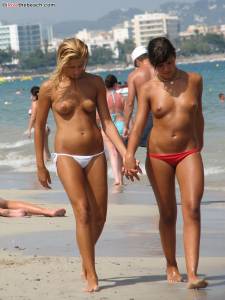 Naked Beach Girls 2-k7nebm1jam.jpg